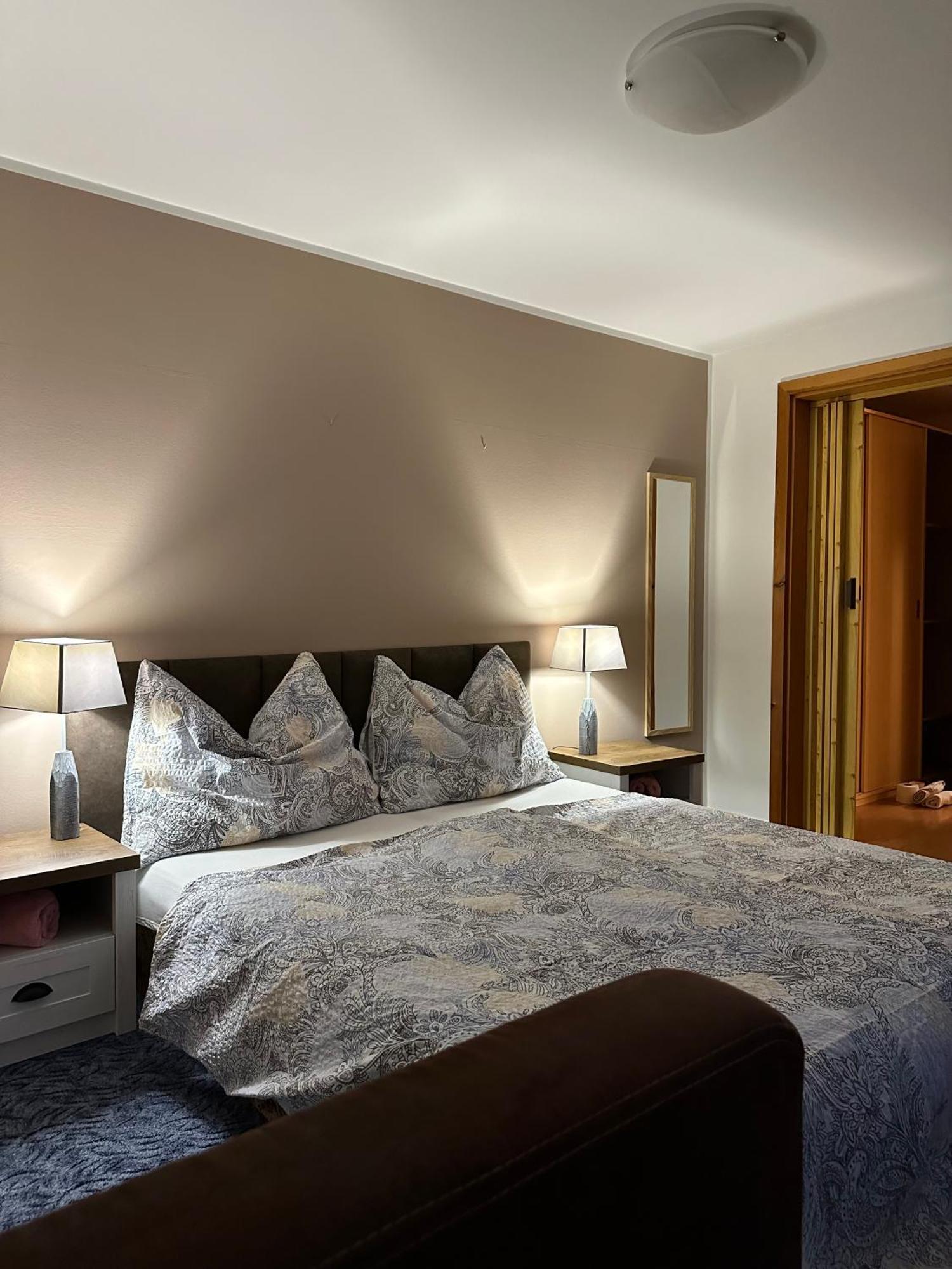 Hotel Penzion Benesov à Broumov Extérieur photo